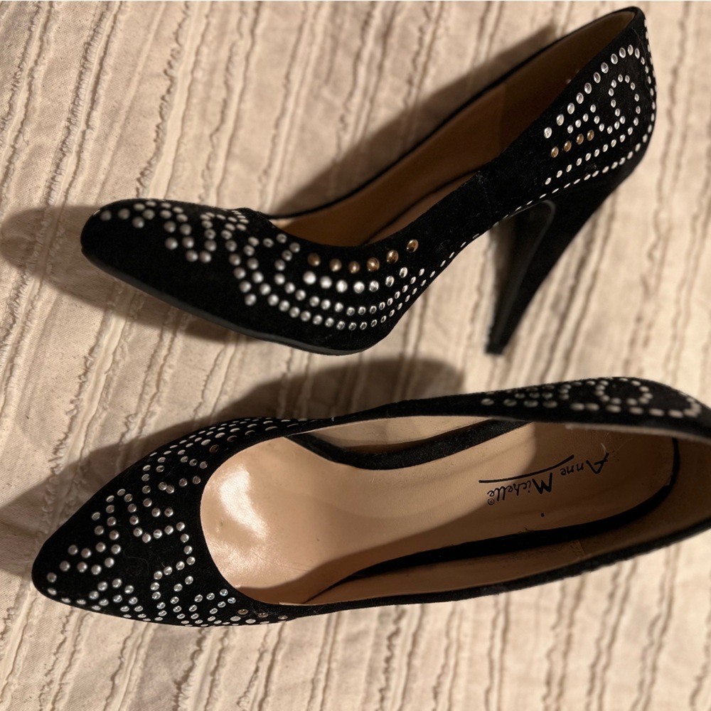 Black studded Anne Michelle heels